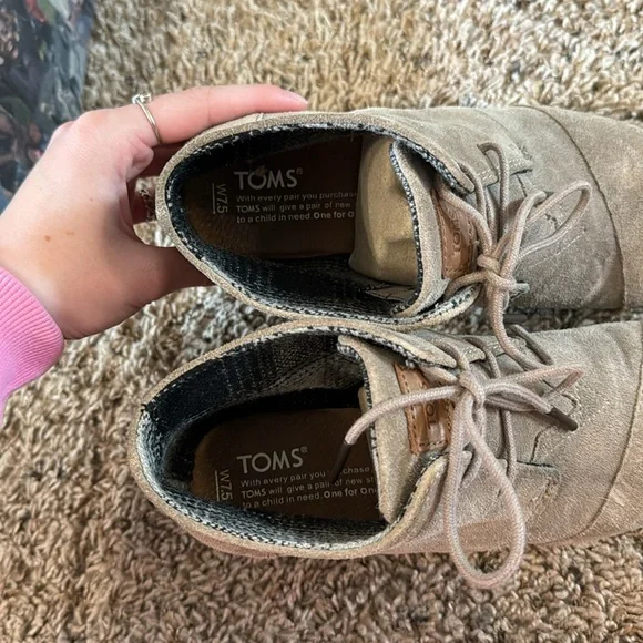 Desert Wedge Toms In Taupe Suede Size 7.5 - Picture 8 of 11
